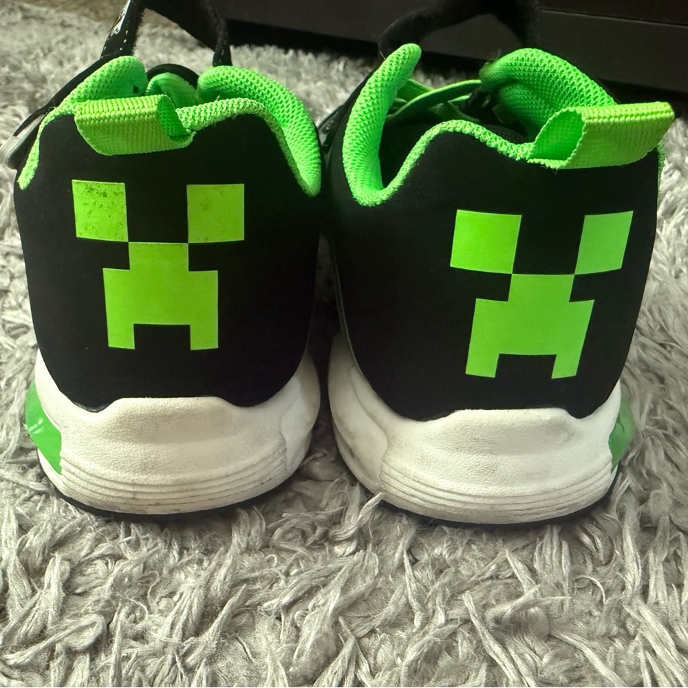 Minecraft Shoes - Green and Gray light up shoes size 1 - Picture 5 of 5